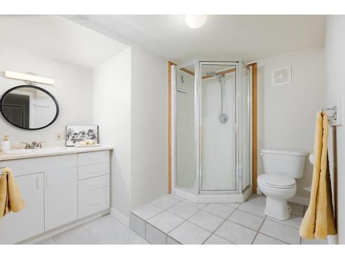 201 Dalgren Street, Kimberley, BC - Indoor Photo Showing Bathroom