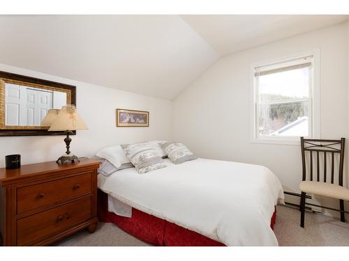 201 Dalgren Street, Kimberley, BC - Indoor Photo Showing Bedroom