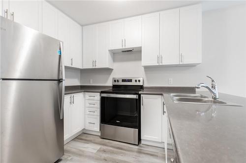 19 Picardy Drive|Unit #27, Stoney Creek, ON - Indoor Photo Showing Kitchen With Stainless Steel Kitchen With Double Sink