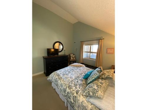 1416 - 205 Third Street, Invermere, BC - Indoor Photo Showing Bedroom