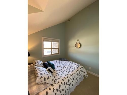 1416 - 205 Third Street, Invermere, BC - Indoor Photo Showing Bedroom