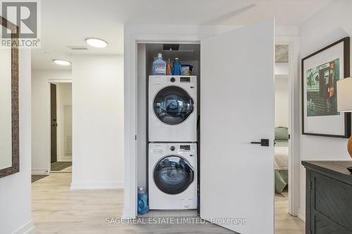801 - 2 Augusta Avenue, Toronto, ON - Indoor Photo Showing Laundry Room