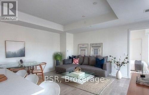 #401 -501 Adelaide St W, Toronto, ON - Indoor Photo Showing Living Room