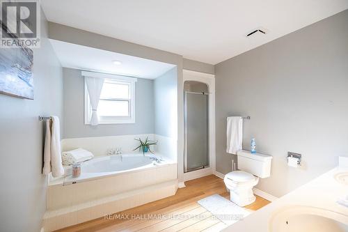 12 Halstead Rd, Clarington, ON - Indoor Photo Showing Bathroom