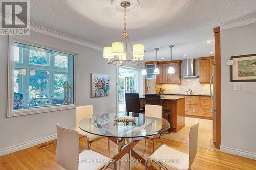 16 Plainsman Road, Mississauga, ON - Indoor Photo Showing Dining Room