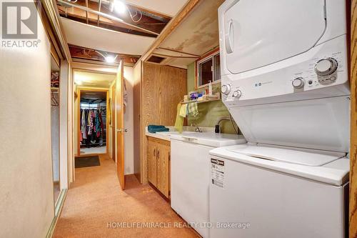 16 Plainsman Road, Mississauga, ON - Indoor Photo Showing Laundry Room