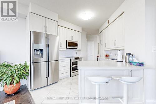 3007 - 3880 Duke Of York Boulevard, Mississauga, ON - Indoor Photo Showing Kitchen With Stainless Steel Kitchen
