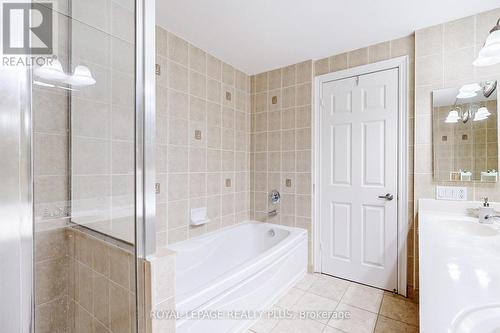 #3007 -3880 Duke Of York Blvd, Mississauga, ON - Indoor Photo Showing Bathroom