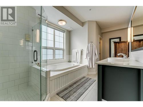 107 Village Centre Court Unit# 312, Vernon, BC - Indoor Photo Showing Bathroom