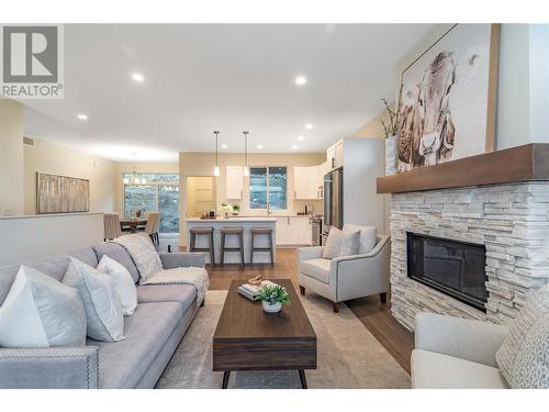 1461 Tower Ranch Drive Lot# 157, Kelowna, BC - Indoor Photo Showing Living Room With Fireplace