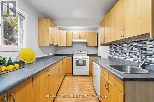 50 Lowell Ave, St. Catharines, ON - Indoor Photo Showing Kitchen