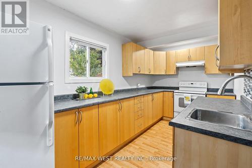 50 Lowell Avenue, St. Catharines, ON - Indoor Photo Showing Kitchen