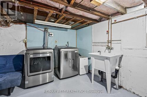 50 Lowell Avenue, St. Catharines, ON - Indoor Photo Showing Laundry Room