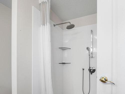 2974 Haslam Rd, Nanaimo, BC - Indoor Photo Showing Bathroom