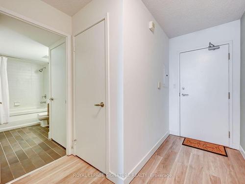 1506-4K Spadina Ave, Toronto, ON - Indoor Photo Showing Other Room