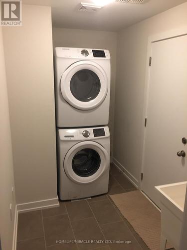 193 Salterton Circle, Vaughan, ON - Indoor Photo Showing Laundry Room