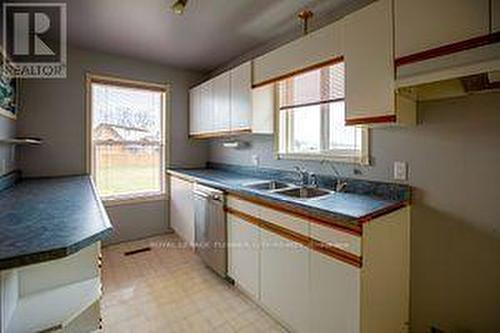 754328 Hwy 53 Road, Norwich, ON - Indoor Photo Showing Kitchen With Double Sink