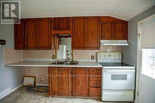 754328 Hwy 53 Road, Norwich, ON - Indoor Photo Showing Kitchen With Double Sink