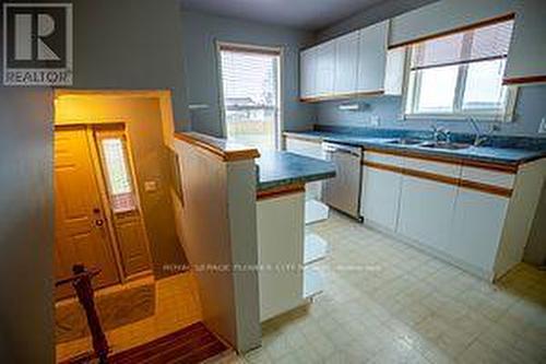 754328 Hwy 53 Road, Norwich, ON - Indoor Photo Showing Kitchen With Double Sink