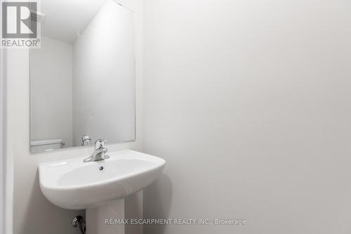 27 - 19 Picardy Drive, Hamilton, ON - Indoor Photo Showing Bathroom