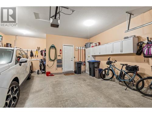4520 Gallaghers Lookout Unit# 6, Kelowna, BC - Indoor Photo Showing Garage