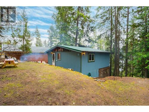7640 Granite Place, Anglemont, BC - Outdoor