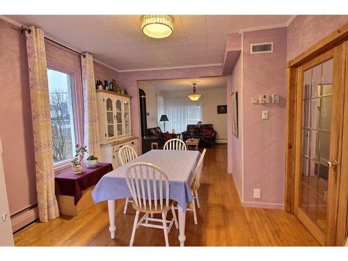 Salle Ã  manger - 711 Boul. Perron, Carleton-Sur-Mer, QC - Indoor Photo Showing Dining Room