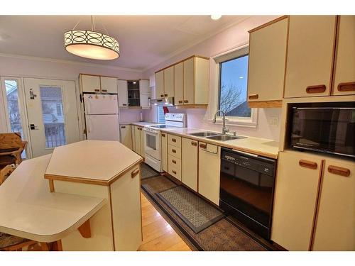 Cuisine - 711 Boul. Perron, Carleton-Sur-Mer, QC - Indoor Photo Showing Kitchen With Double Sink