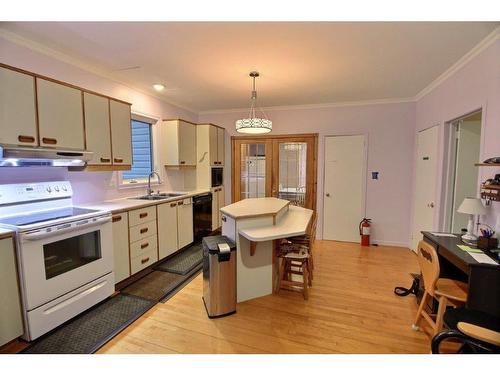 Cuisine - 711 Boul. Perron, Carleton-Sur-Mer, QC - Indoor Photo Showing Kitchen With Double Sink