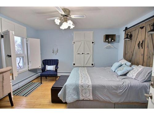 Chambre Ã Â coucher - 711 Boul. Perron, Carleton-Sur-Mer, QC - Indoor Photo Showing Bedroom