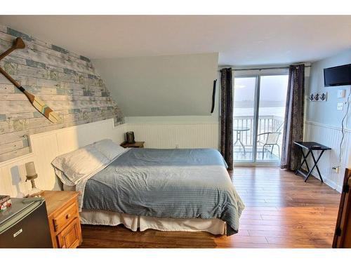 Chambre Ã Â coucher - 711 Boul. Perron, Carleton-Sur-Mer, QC - Indoor Photo Showing Bedroom