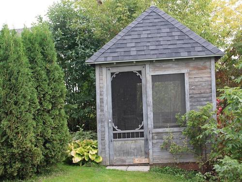 Backyard - 711 Boul. Perron, Carleton-Sur-Mer, QC - Outdoor