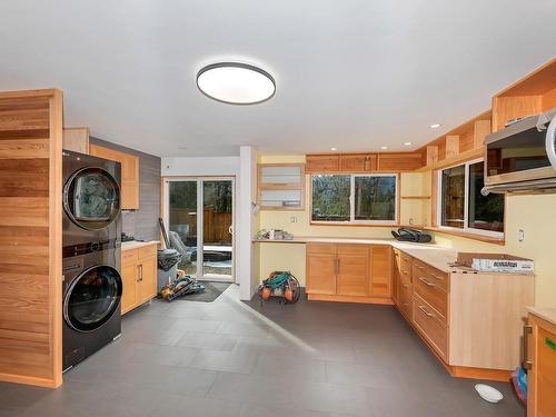 7361 Neva Rd, Lake Cowichan, BC - Indoor Photo Showing Laundry Room