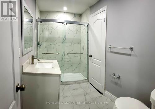 1 Louise Cres W, Whitby, ON - Indoor Photo Showing Bathroom