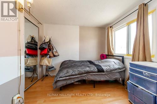 32 Hindquarter Crt, Brampton, ON - Indoor Photo Showing Bedroom
