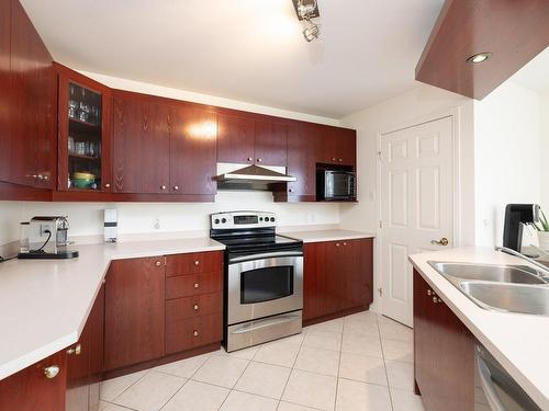 Cuisine - 267 Av. Maclean, Pointe-Claire, QC - Indoor Photo Showing Kitchen With Double Sink