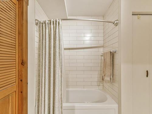 Salle de bains - 44 Rue Desjardins, Sainte-Agathe-Des-Monts, QC - Indoor Photo Showing Bathroom
