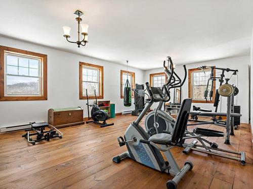 Salle familiale - 23  - 23A Ch. Du Lac-Allard, Lac-Saguay, QC - Indoor Photo Showing Gym Room