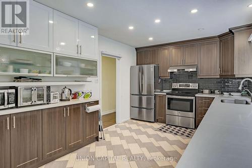 12 Alamosa Dr, Toronto, ON - Indoor Photo Showing Kitchen With Upgraded Kitchen