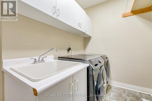 2 Huntingwood Crct, Vaughan, ON - Indoor Photo Showing Laundry Room