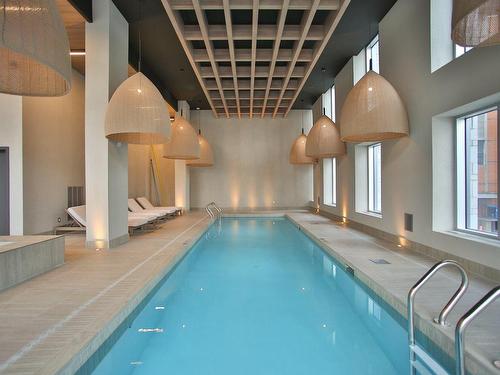 Piscine - 2102-1288 Rue St-Antoine O., Montréal (Ville-Marie), QC - Indoor Photo Showing Other Room With In Ground Pool