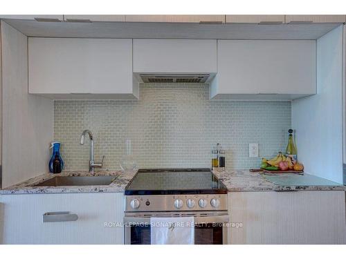 3302-159 Dundas St E, Toronto, ON - Indoor Photo Showing Kitchen With Upgraded Kitchen