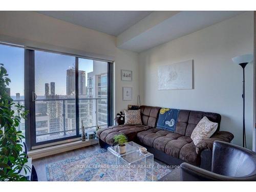 3302-159 Dundas St E, Toronto, ON - Indoor Photo Showing Living Room