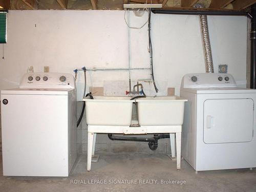709 Upper Paradise Rd, Hamilton, ON - Indoor Photo Showing Laundry Room