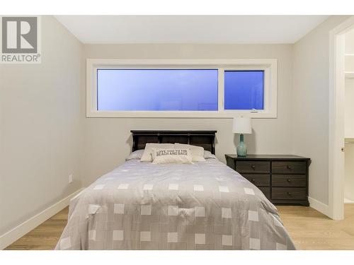 761 Highpointe Lane, Kelowna, BC - Indoor Photo Showing Bedroom