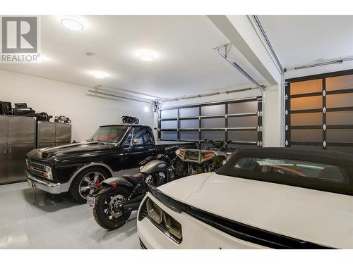 761 Highpointe Lane, Kelowna, BC - Indoor Photo Showing Garage