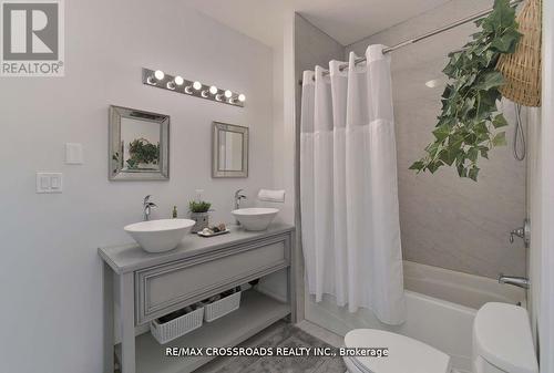 4074 Pelmo Park Dr, Port Hope, ON - Indoor Photo Showing Bathroom