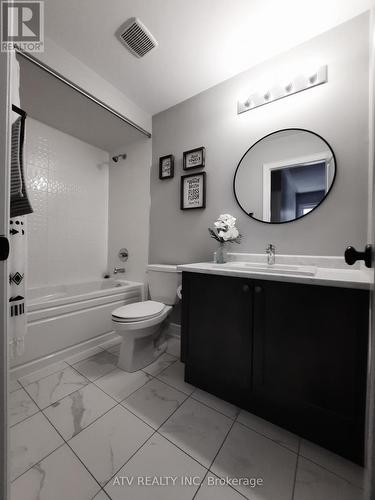 275 Atkinson St, Clearview, ON - Indoor Photo Showing Bathroom
