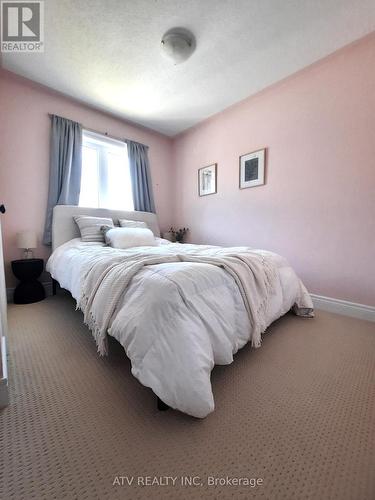 275 Atkinson St, Clearview, ON - Indoor Photo Showing Bedroom