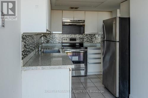 808 - 21 Markbrook Lane, Toronto, ON - Indoor Photo Showing Kitchen With Upgraded Kitchen
